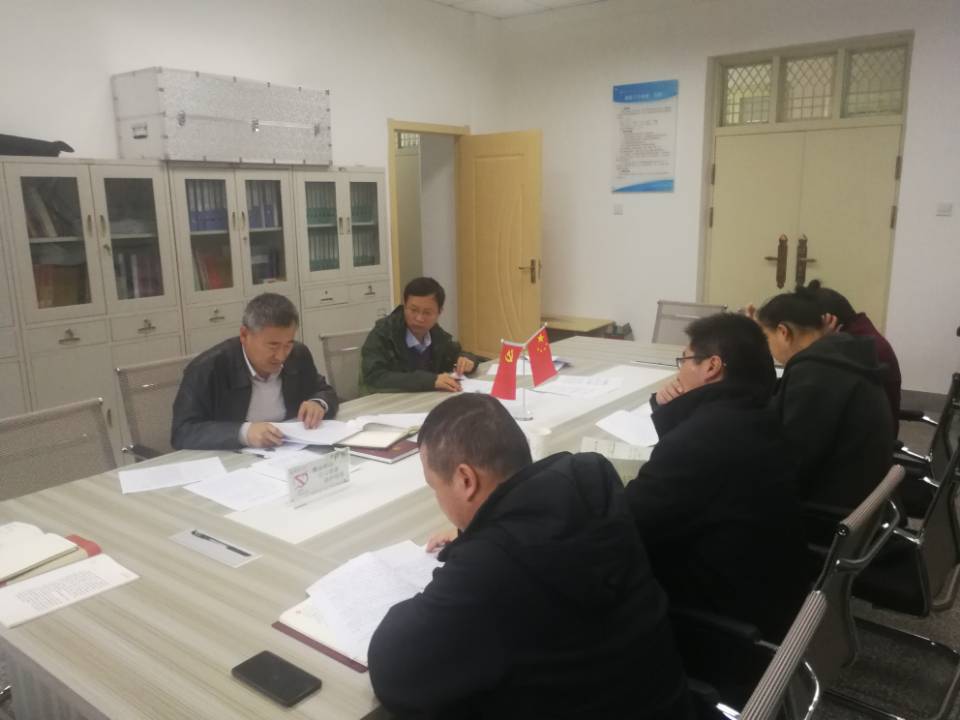 公司经理李文生发言